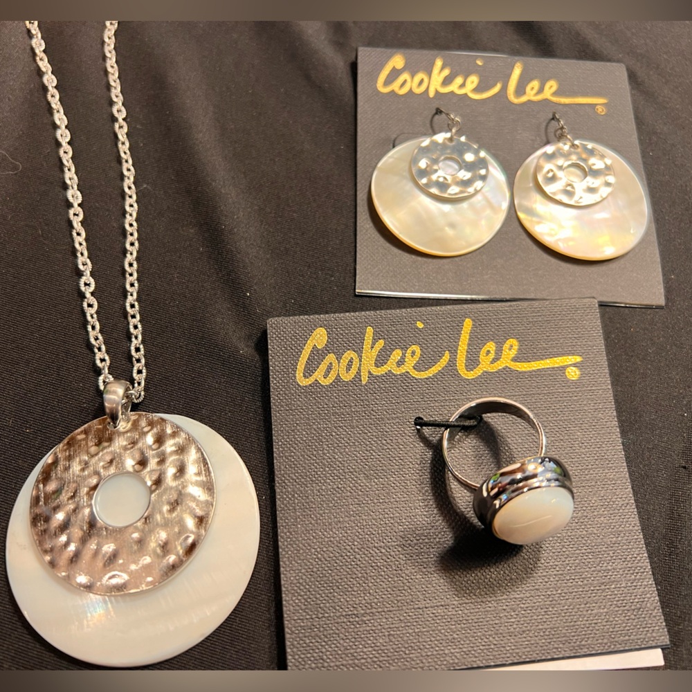Cookie Lee- shell necklace and earrings with mother of pearl adjustable ring.